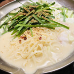 Motsunabe Yamashou - もつ鍋(味噌味)〆うどん1玉＋もつトッピング
