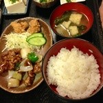 串坊 - 黒酢のスブタ定食