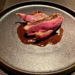 エクアトゥール - 鳩のロースト 赤ワインソース