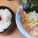 横浜ラーメン 町田家 - 