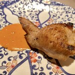 エクアトゥール - 手羽先の海老詰め物 オマール海老のアメリケーヌソース