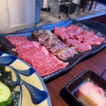 Akagyuuyakiniku To Basashi Tabetomo - 