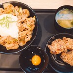 伝説のすた丼屋 - トロすた丼＋唐揚げ3個