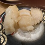 回転寿し トリトン - 貝の豪華三種盛り（知床斜里産つぶ貝・生ホタテ・活アワビ）1188円　2皿