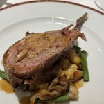 フランス料理研究室 アンフィクレス - オーヴェルニュ産ウズラのファルシ、白インゲン豆のカスレ。