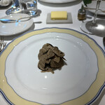 フランス料理研究室 アンフィクレス - ❶ 外房産 黒鮑とサマートリュフ、ナス。