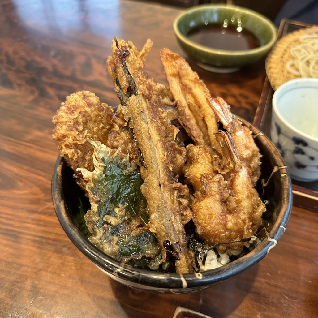 よし 房 凛