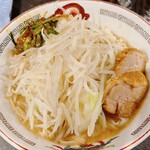 豚山 五反田店 - ミニラーメン（柔）野菜マシ、ニンニク少、辛ニラ