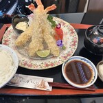 とん唐てん - エビフライ定食（スマホ撮影）
