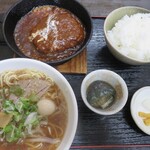 ラーメン酒場 海坊主 - ハンバーグ定食