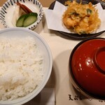 天ぷら 船橋屋 - ごはん、かき揚げ、赤出汁、香の物。