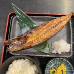 炭焼漁師小屋料理　渋谷東急本店前のひもの屋 - 