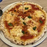 イタリア厨房 ベルパエーゼ 上尾店 - マルゲリータ