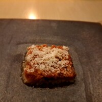 L'éclaireur - ～囁き～
                      「鮪  青唐辛子アリッサ  泥らっきょう  すっぽん  ともぞー米  大葉」