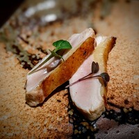 YAKITORI 燃 es - 「押岡地鶏」のご挨拶。パリッとした皮、お懐かしや～っ♡脂の美味しさ、身のしっとり加減、最高です。