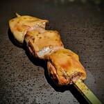 YAKITORI 燃 es - 押岡地鶏のレバー。なんと美しいことか! ご一緒様と同時に「うまぁ～♡」素晴らしい♪