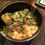 泡盛楽園 - 島豆腐のすき焼き風肉豆腐。