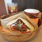 Siesta - ◉ピタサンド＋本日のスープセット／900円税込
◉アイスティー／400円税込