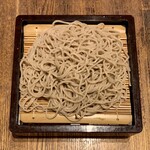Azabu Kawakamian - 鴨せいろ ¥2,090 の麺
