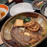 Gokoku - カレイの煮つけと揚げ出し豆腐の定食