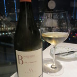 オーグードゥジュール ヌーヴェルエール - ブルゴニュの辛口のワインが合わされました。