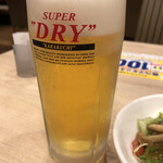 ガスト - アサヒスーパードライジョッキ(275円)＋蒸し鶏とキノコのサラダS(240円) ※クーポン利用