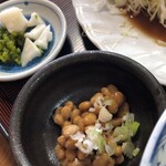 ともべ食堂 - 納豆までついて来る