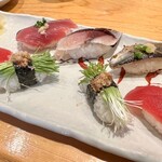 Tsukiji Sushikou - 奥から秋の三種盛り、葉ねぎ、まぐろトロ