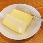 Bisutoro Kafe Deri Pokina Sanroku Kyuu - バター　これがまた美味しいです。