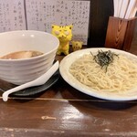 Narutoya - つけ麺　780円(税込)  ※横からも