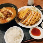 上海菜館 喜福家 - 鶏カツと麺セット1050円