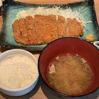 羅豚 ギンザ・グラッセ - 十勝産豚のロースカツ御膳・御飯・豚汁付1700円