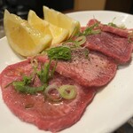 Sumibi Yakiniku Ushizammai - 