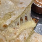 ニュープラシッダ - チーズナン