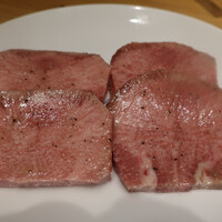 ビーフキッチン 恵比寿店 - 神戸牛、岩手、タン食べ比べ
