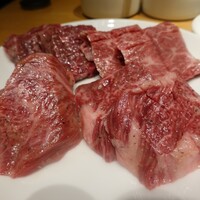 ビーフキッチン 恵比寿店 - 神戸牛、岩手、サガリ、ハラミ食べ比べ