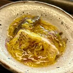 宮坂 - ①先付け ～菊花の月らしい色合いのお料理とともに渋い器に魅入ってしまう。やはり魯山人。京丹後産ノドグロ、大黒シメジ、舞茸の菊花餡仕立てが見た目通りの優しい味わい。わ