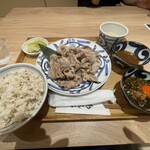 Anchisuteki Tororo Mugimeshi Butamaru - 