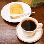 ヒロコーヒー - 日替わりシングルオリジン(2cup 715円)
            COSTARICA AQUIARES
            コスタリカ アキアレス農園
            絹ロール(473円)