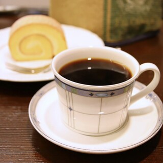 ヒロコーヒー - 日替わりシングルオリジン(2cup 715円)
COSTARICA AQUIARES
コスタリカ アキアレス農園
絹ロール(473円)