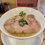 ラーメンジュンヤ - 冷やし淡麗塩らーめん(別アングル)♪