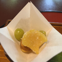 東京 芝 とうふ屋うかい - 秋を感じる焼き目栗と銀杏