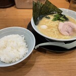 Machida Shouten - ラーメン、ライス