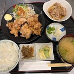 Sakura - ランチメニュー
      鶏の唐揚げ定食 700円