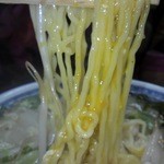 ヒカリ - 麺です、卵にからめて食べるとまた美味しいです