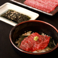 黒毛和牛の生ロース飯