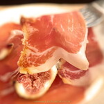 オステリア・トラマンダーレ - 生ハム 塩味薄くて私には助かります♪
