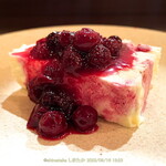 オステリア・トラマンダーレ - ブルーベリーのセミフレット 