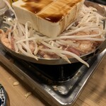 お多福 - もつ(豚)550円✖️2 豆腐200円