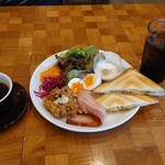 マザームーンカフェ - ビッグモーニングプレートとコーヒー